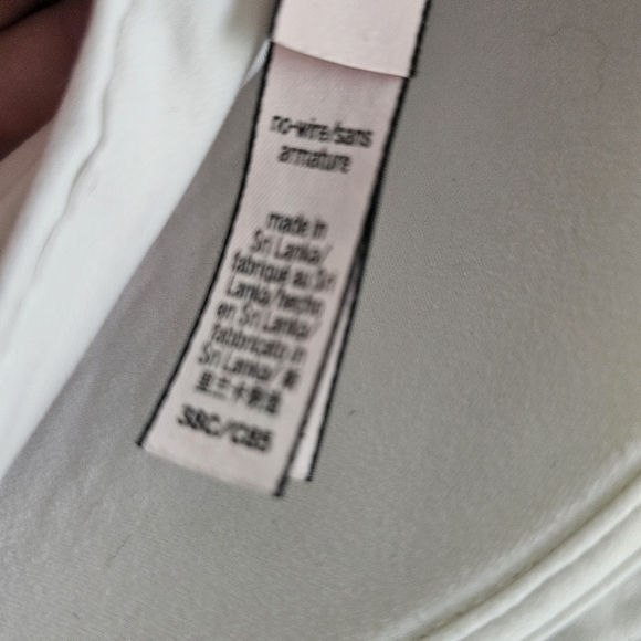 Victoria's Secret Body By Victoria White No Wire Bra 38C - Picture 4 of 6